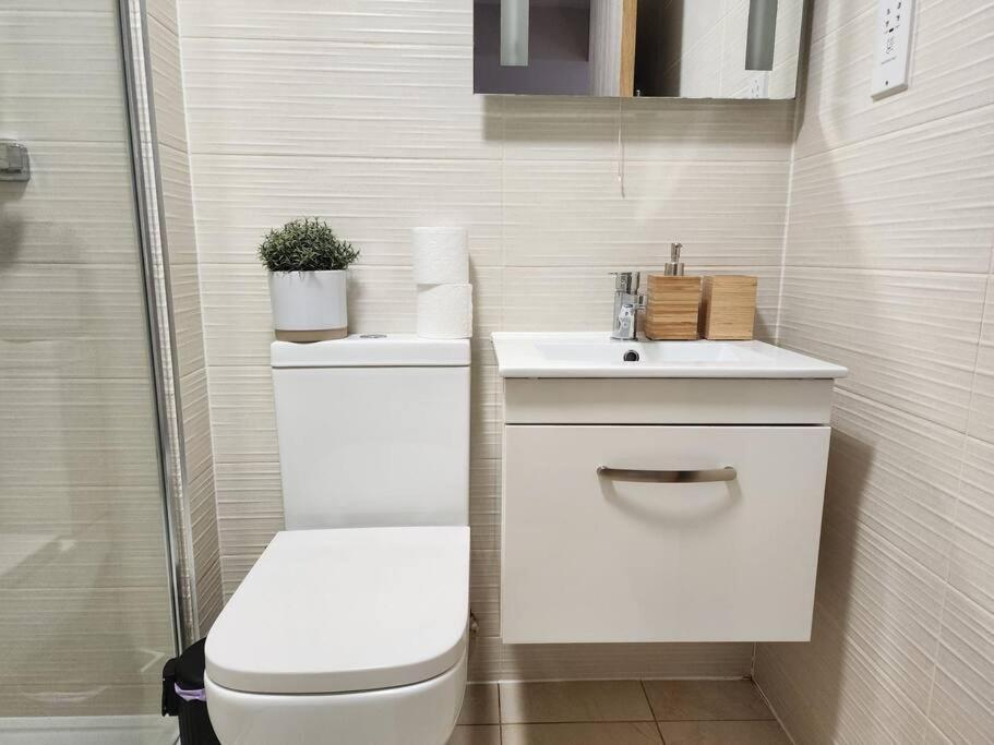 Horizon House, Luxury 2-Bedroom Flat 3 อ็อกซ์ฟอร์ด ภายนอก รูปภาพ
