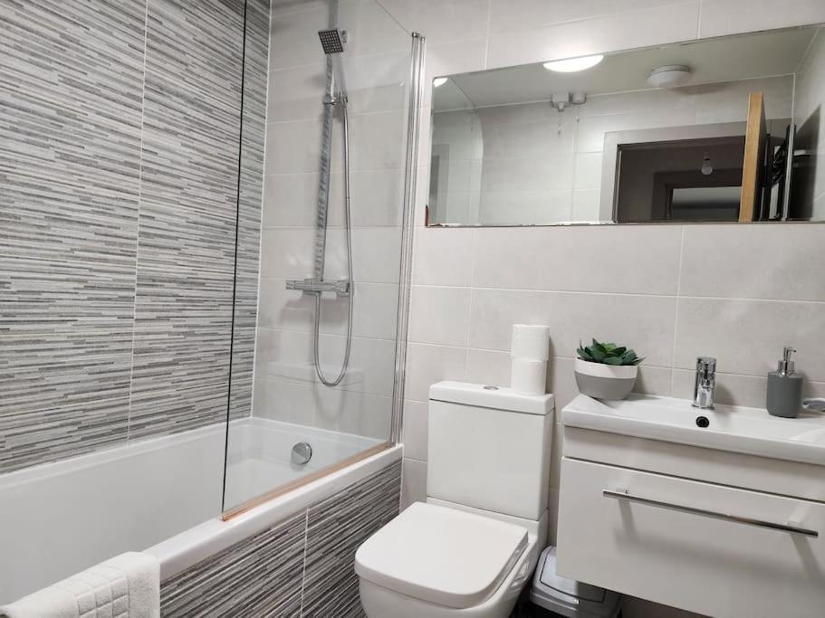 Horizon House, Luxury 2-Bedroom Flat 3 อ็อกซ์ฟอร์ด ภายนอก รูปภาพ